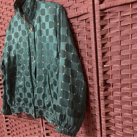 Vintage Mureli silk bomber jacket in green with gold details. - Picture 8 of 14